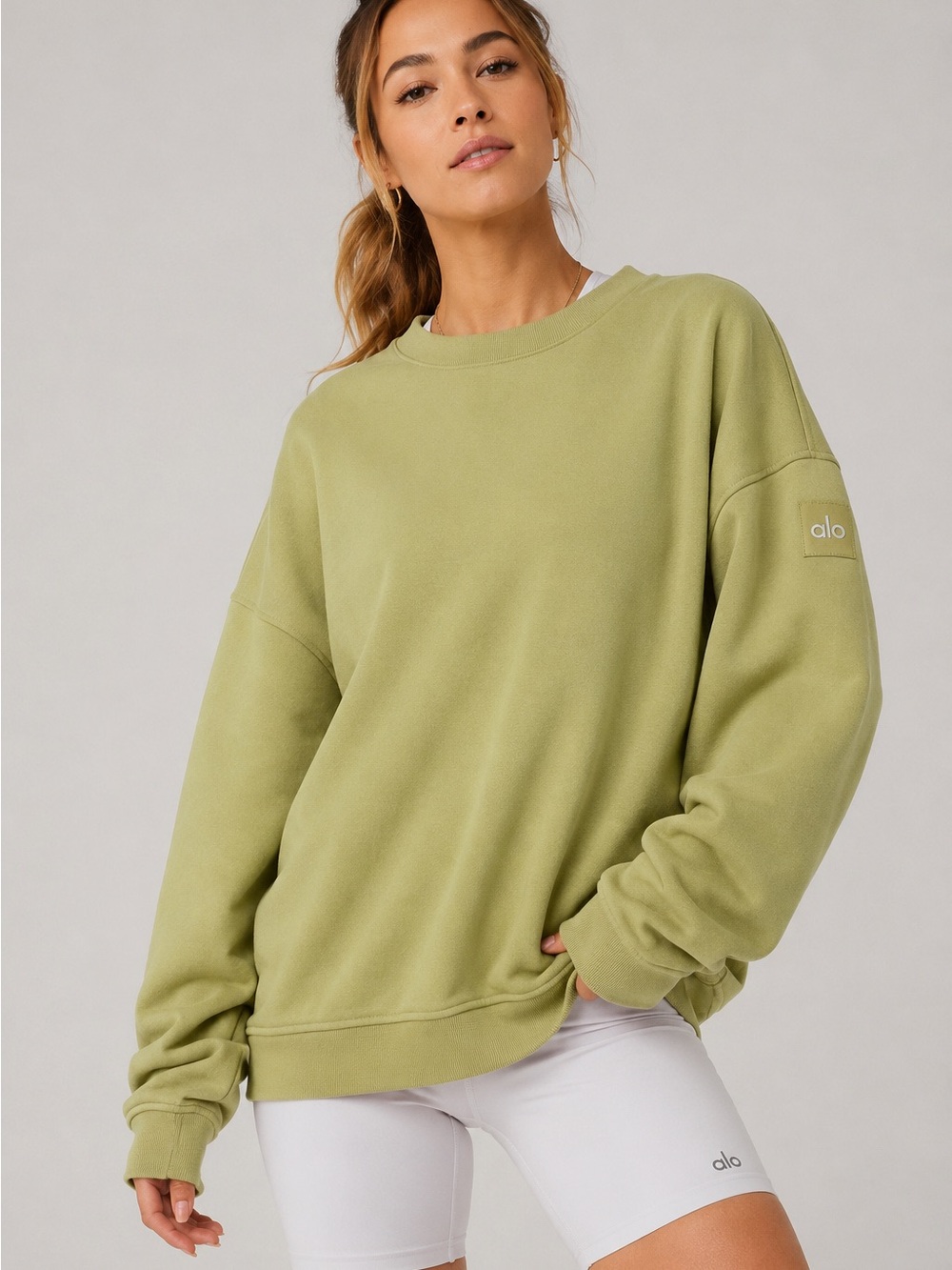 ALO Yoga Renown Heavyweight Crewneck Pullover Sweatshirt Wasabi Green Avtivewear